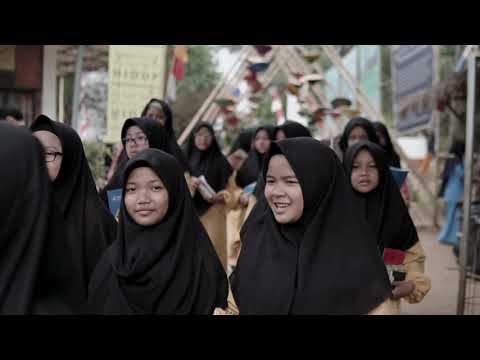 pertunjukan-karya-santri-al-umanaa---khutbatul-'arsy-2019