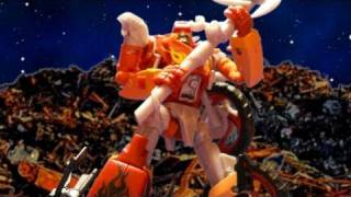 OPTIMUS PRIME reviews Wreck-Gar