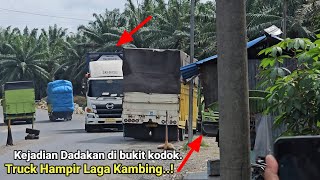 Download Lagu Truck Hampir Laga Kambing Di Bukit Kodok.Truck Mundur,Truk Trailer Trailer Menanjak Bermuatan Berat. MP3 Download Lagu Truck Hampir Laga Kambing Di Bukit Kodok.Truck Mundur,Truk Trailer Trailer Menanjak Bermuatan Berat. MP3