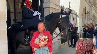 &quot;COME AWAY FROM THE HORSE&quot; Police Stop Lady From Getting To Close To Kings Guard