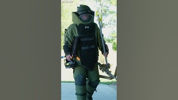 How Do The Military Actually Defuse Bombs?