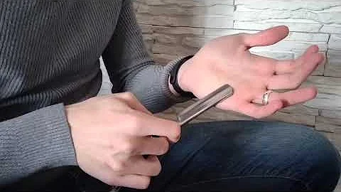 How to quickly palm strop straight razor ( + stropping on jeans)