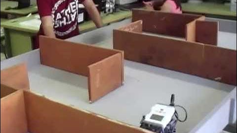 Prueba modificaciones programación robot resuelve laberinto Profundiza 2014