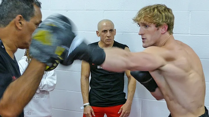 Logan Paul SMASHES PADS Moments BEFORE FIGHT vs KSI