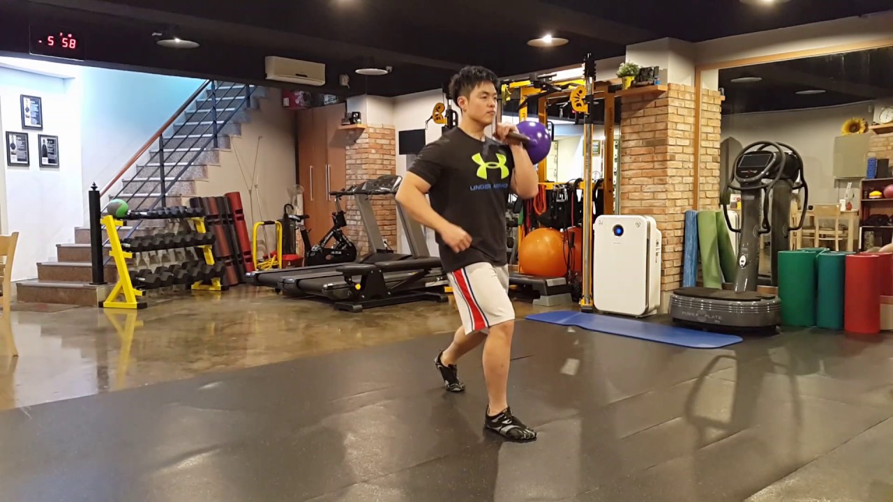 Muscle strength - Kettlebil one-handed rack lunge (lower body) / 근력-케틀벨 ...