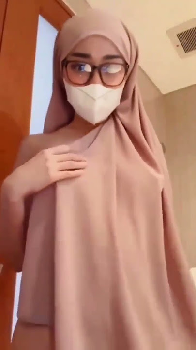Girl In Hijab Bounces Melons