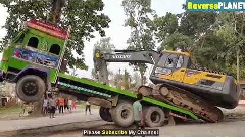 JCB Dozer loading and Unloading From Truck - JCB Dozer video Reversed