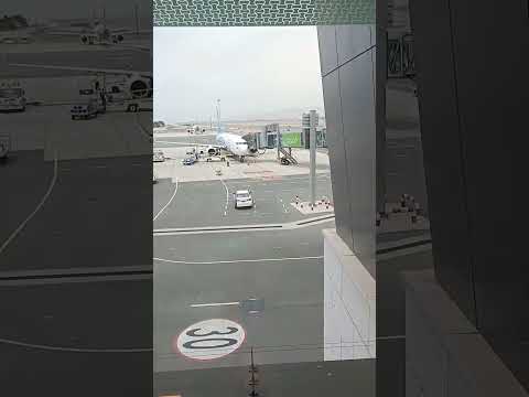 مطار مسقط سلطنه عمان