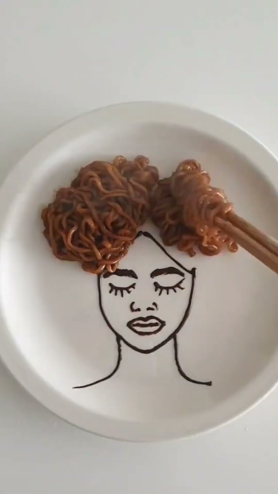 enjoy this noodle doodle by Korean creator @DOITDOEAT  #foodart #noodles #art