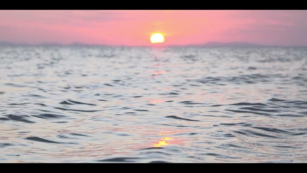 Calming Ocean Waves(30 Minutes) 4K 60fps HDR (Ultra HD) |🌊 | Deep Sleep & Stress Relief Sounds