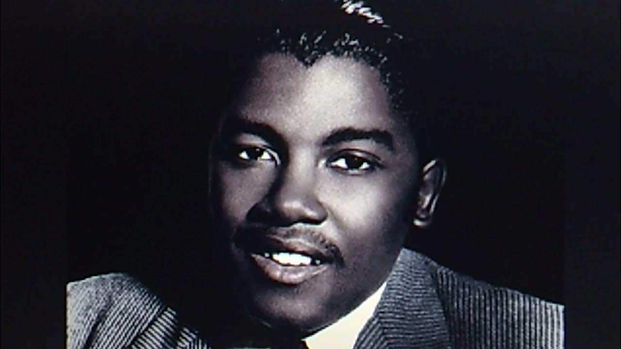 Little Junior's Blue Flames Mystery Train www.youtube.com