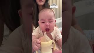 A baby was agonizing with hunger, crying inconsolably #shortsvideo #viral #shorts