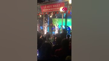 GỪNG CÀNG GIÀ CÀNG CAY: CÁC CỤ LƯNG CÒNG, MẮT KÉM VẪN QUẨY CỰC SUNG TRÊN NỀN NHẠC REMIX