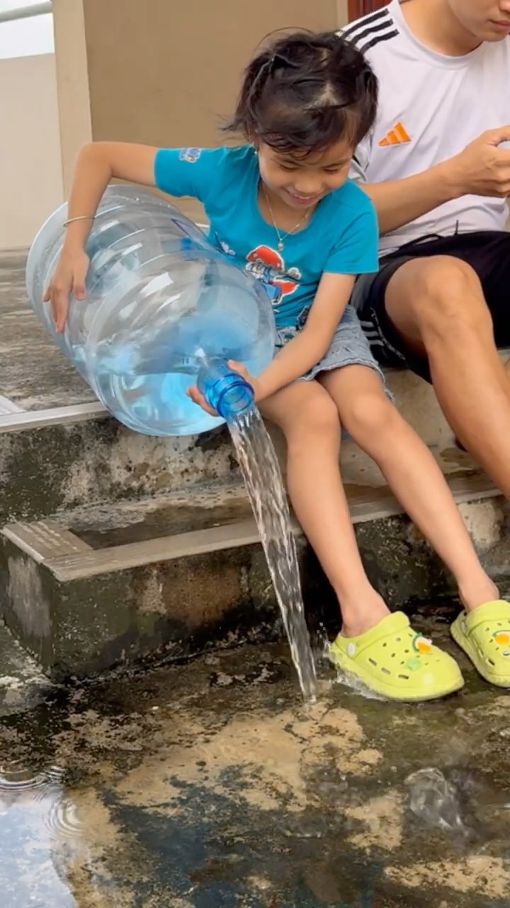 Su Hao film: please save water ?