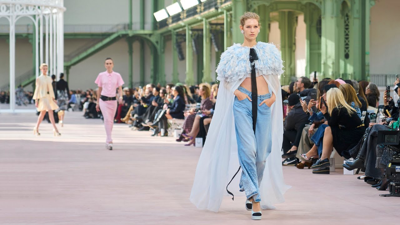 【新作・日差しを楽しむ】【CHANEL】Spring Summer 2025 Cap Chanel | Spring Summer 2025 | Paris Fashion Week - YouTube