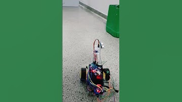 Robô que desvia de obstáculos #arduino #escolapublica #robóticaeducativa #robótica