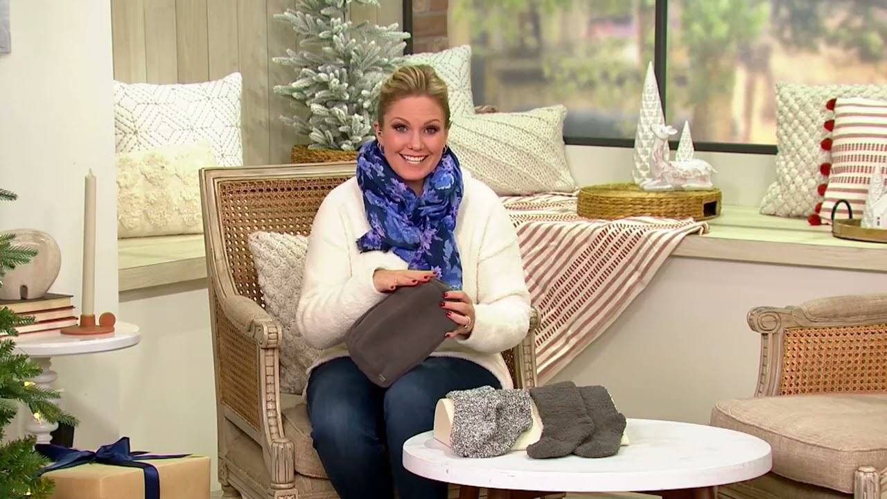 Barefoot Dreams CozyChic 2-Pair Sock Set with Pouch on QVC 
