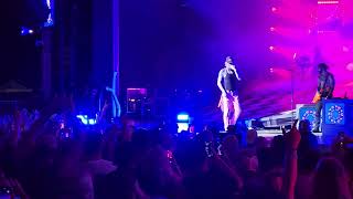 Machine Gun Kelly- Roll The Windows Up (live in Syracuse 2022)- Mainstream Sellout Tour