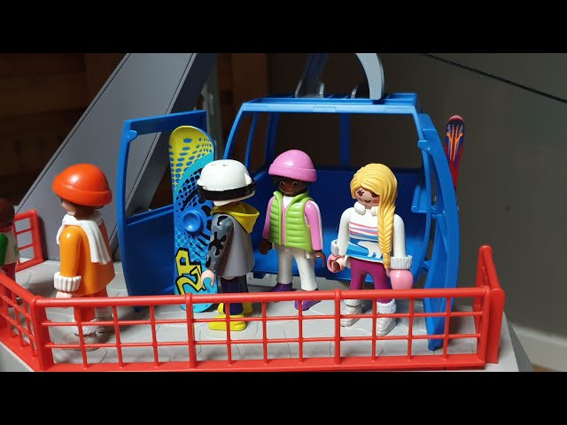 Playmobil Family Fun Chalet avec skieurs 9280 - Monsieur Jouet