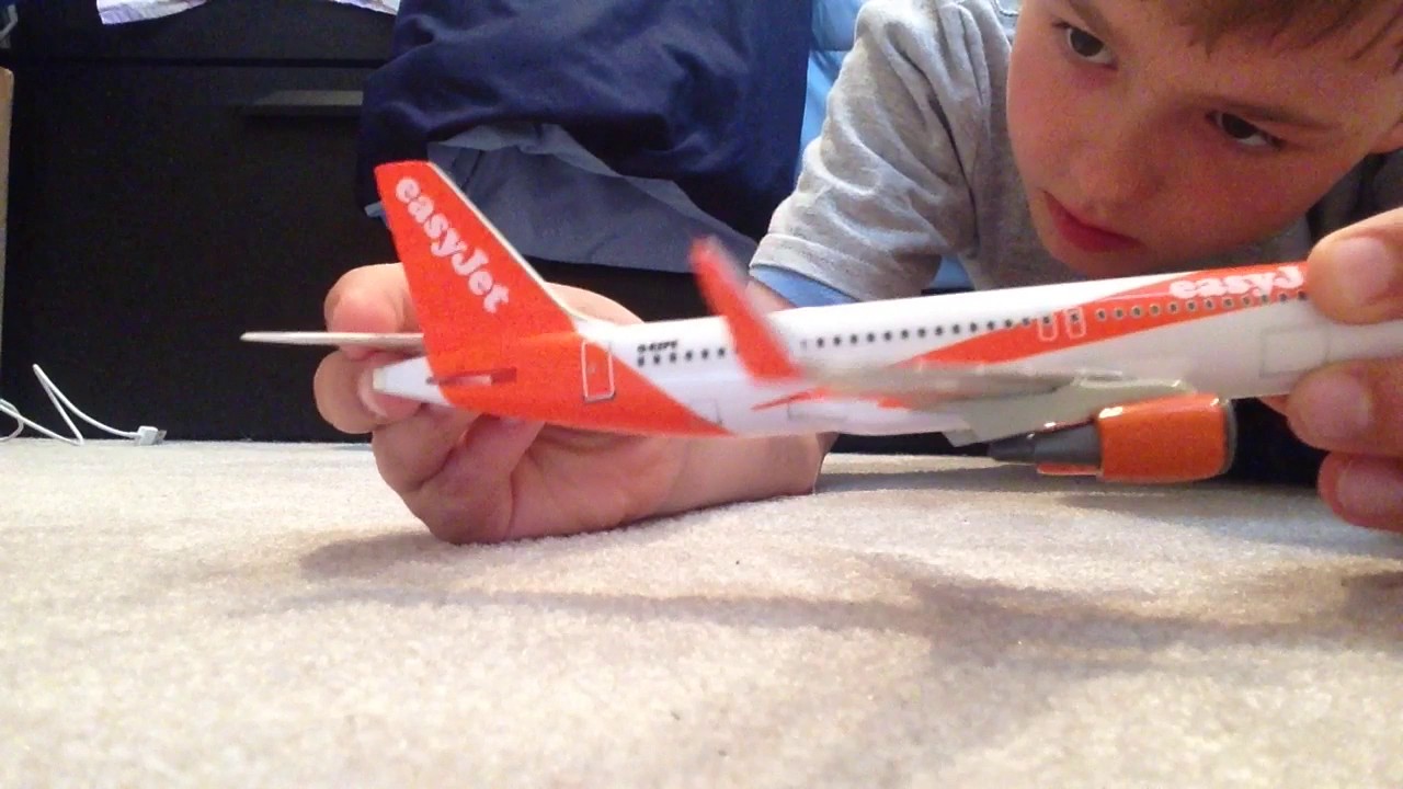 easyjet toy planes