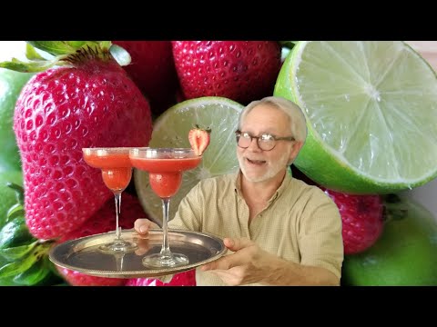 keto-strawberry-daiquiris!-2-sugar-free-low-carb-rum-cocktails