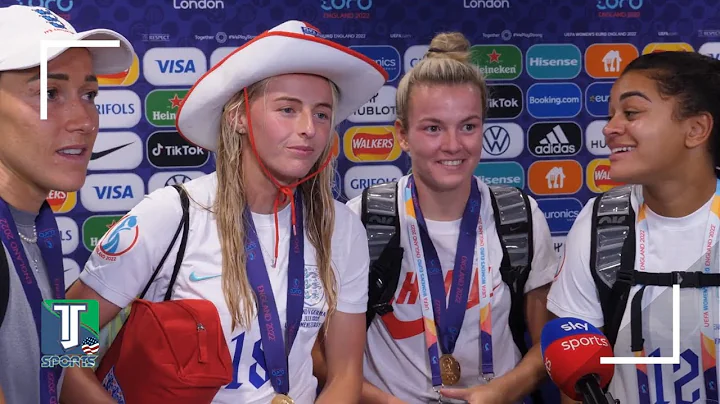 Chloe Kelly, Lauren Hemp, Leah Williamson, and Fra...