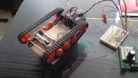 ROBOT ORUGA TAMIYA CONTROLADO POR BASIC STAMP II