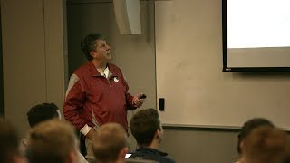 The story behind Mike Leach's one-of-a-kind classroom curriculum at Washington State