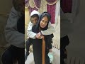 شايلة ابنها على ضهرها أول ظهور للأم السند بعد تصدرها التريند وتفاعل الناس معها