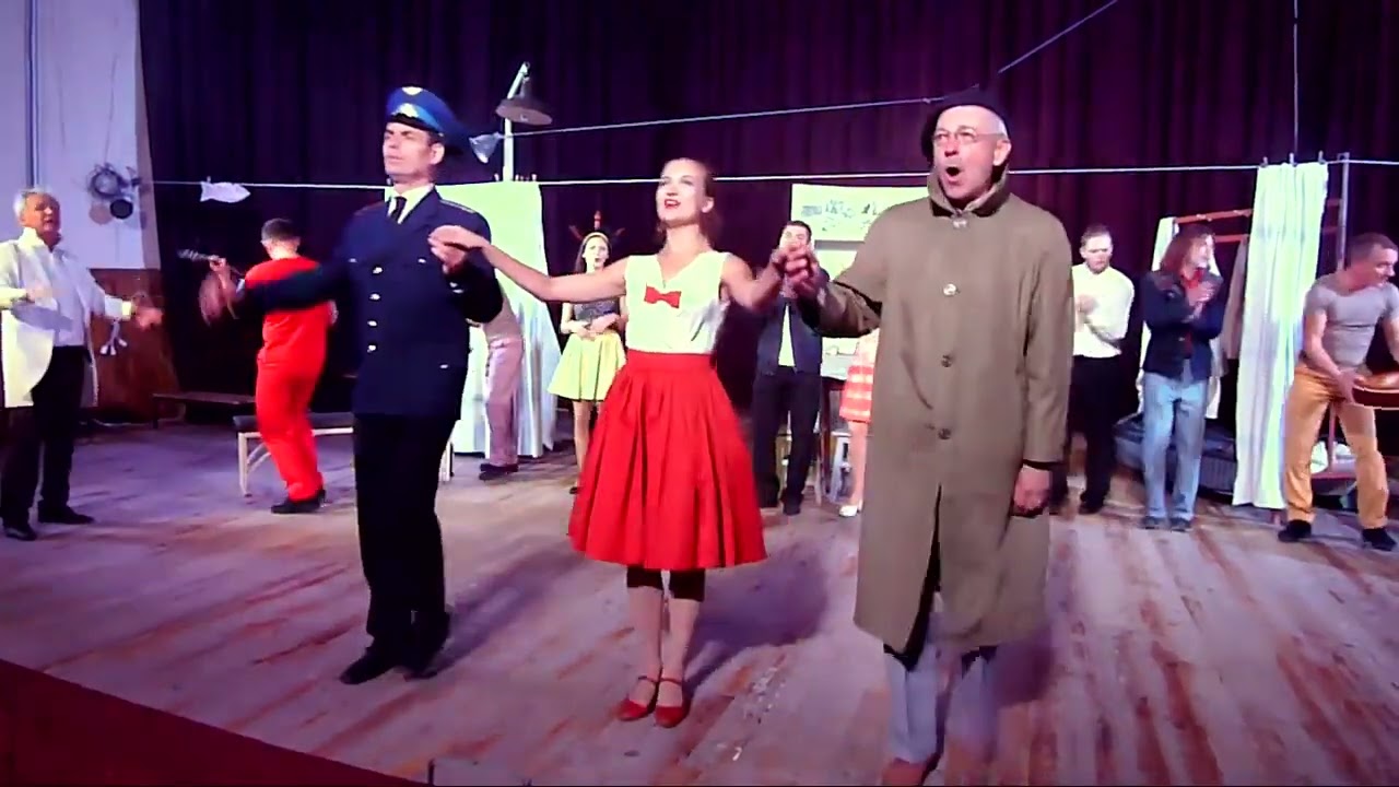 Мариупольский драмтеатр. Премьера спектакля "Старший сын". - YouTube