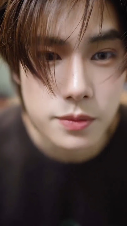 Phuwin like a cat #pondphuwin #ppnaravit #phuwintang #phuwintangsakyuen #phuwin #tawan_v #gmmtv