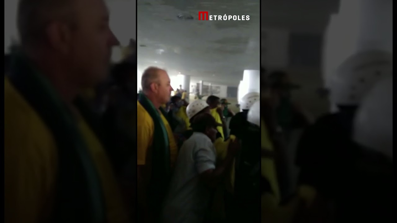 Bolsonaristas invadem Salão Verde da Câmara dos Deputados