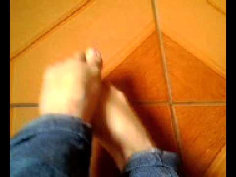 Passando meus pes no pau marido sobre bermuda footjob 2 7