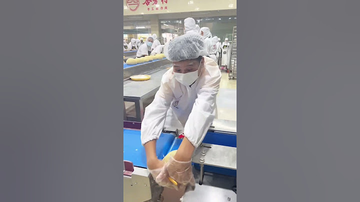 How Many Workers Are Slacking Off In The Mooncake Factory? #cake #mooncake #food