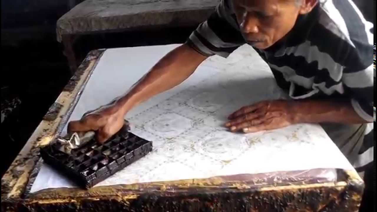 Proses printing batik cap di Erisa Batik Bantul YouTube