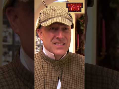 Sherlock Holmes dress-up leaves Gordon puzzled 😂 #gordonramsay #hotelhell #shorts