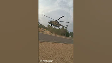 شاهد قوة المروحية أثناء الهبوط 