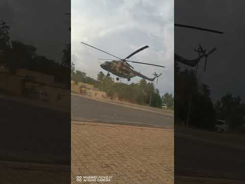 فيديو: جولة هليكوبتر في كاواي مع طائرات الهليكوبتر جاك هارتر