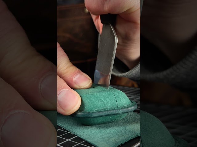 شكل واحد، كفر جوال وكفر سماعات، استخدام يومي مريح 📱🎧#جلد #كفر #سماعات #ستايل #حرفة