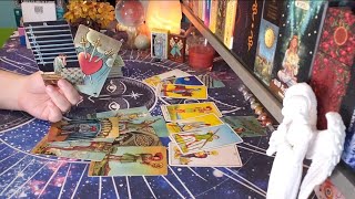 картинка: ВОДОЛЕЙ ♒ КТО ДУМАЕТ О ТЕБЕ?! «Карма творится»