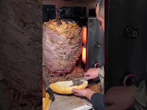 Bu döner için 4 saat sıra bekliyorlar