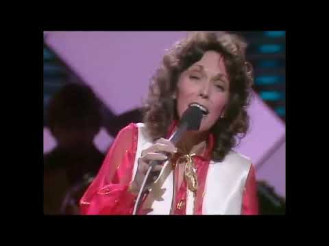 Karen Carpenter - I Need to Be in Love - (𝑳𝒊𝒗𝒆) - 