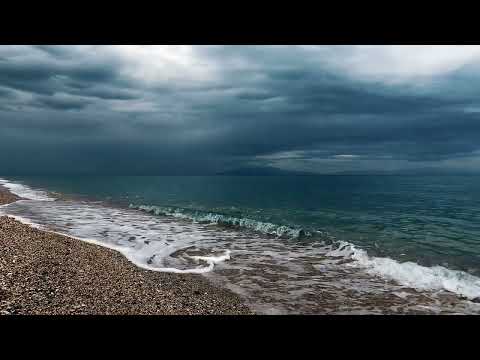 A cloudy, rainy day at sea. Favorable atmosphere for sleep, rest, meditation.