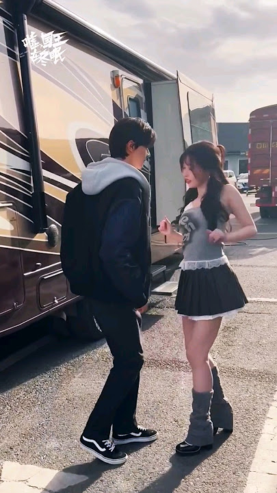 Another clip of #Linyi & #EstherYu dancing to SPOT Challenge🔥 #yushuxin #skiintolove #spotchallenge