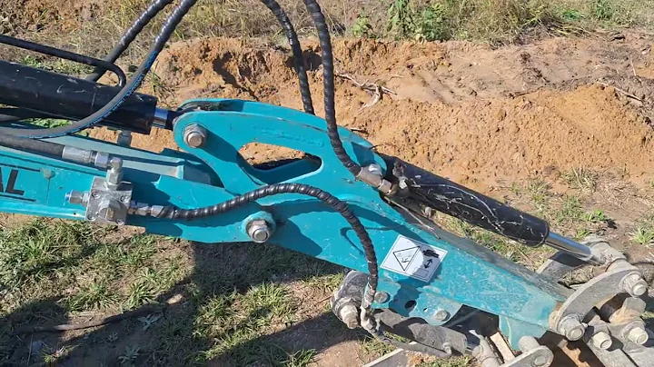 AGT INDUSTRIAL KQ16R Mini Excavator Hydrolic Fluids