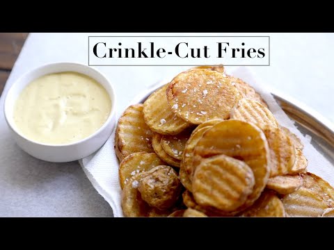 How to make crinkle-cut chips with a potato slicer machine?