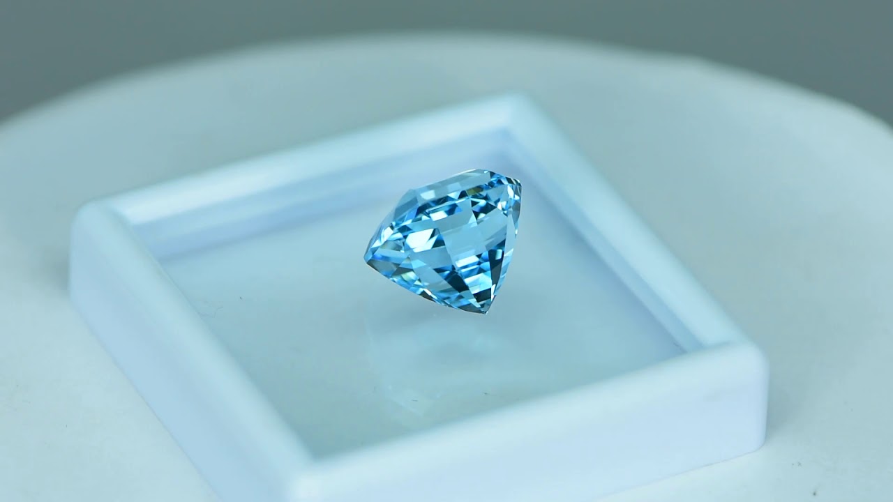 10.96ct Topaz - YouTube