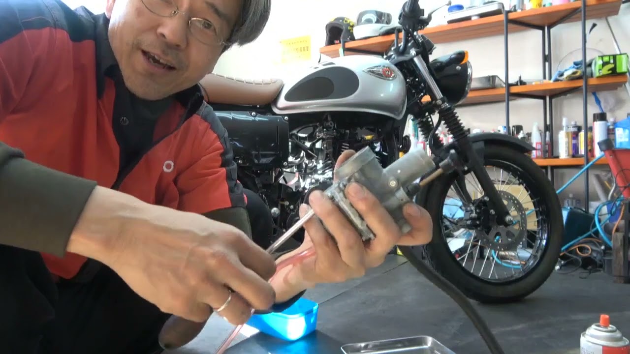 W175 納車整備始めました ゆっくりお休みください - YouTube