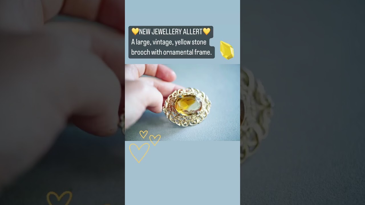 💛NEW JEWELLERY ALLERT💛A large, vintage, yellow stone brooch with ornamental frame