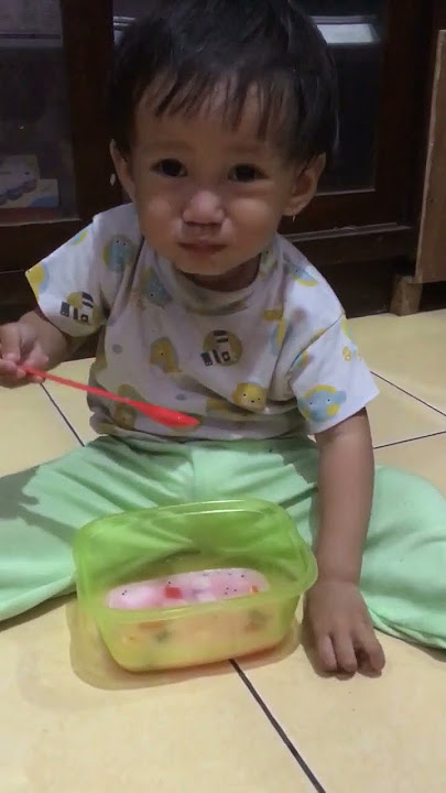 Dede Minum Es Campur￼ seger bener #escampur #seger #segerbener #bocilyangmain #makansiang #shorts